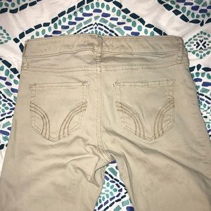 Khaki Hollister Skinny Jeans!!